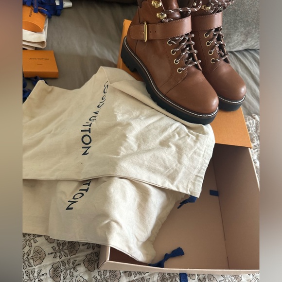LOUIS VUITTON COGNAC MONOGRAM RANGER COMBAT BOOTS 38W - Picture 4 of 9
